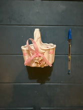 Load image into Gallery viewer, Decorative basket
