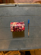Load image into Gallery viewer, Floral box

