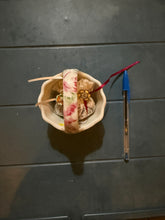 Load image into Gallery viewer, Decorative small basket
