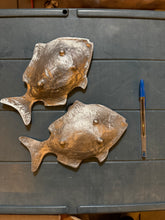 Load image into Gallery viewer, Silver fish dish set
