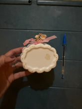 Load image into Gallery viewer, Decorative basket
