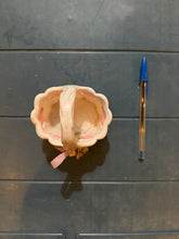Load image into Gallery viewer, Decorative basket
