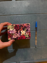 Load image into Gallery viewer, Floral box
