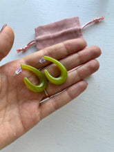 Load image into Gallery viewer, The Tina Earring
