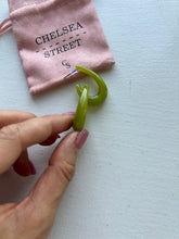 Load image into Gallery viewer, The Tina Earring
