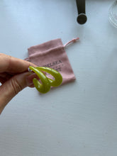 Load image into Gallery viewer, The Tina Earring
